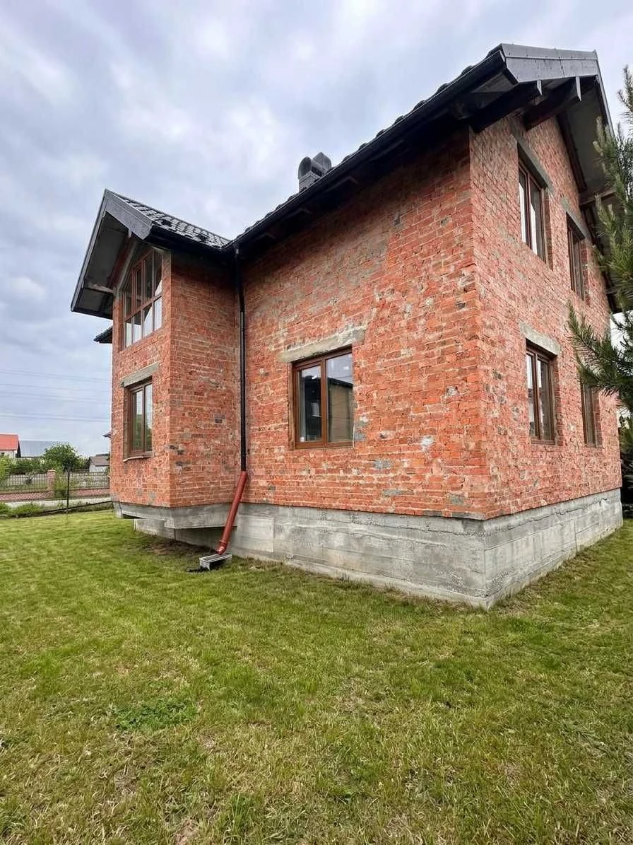 продається будинок