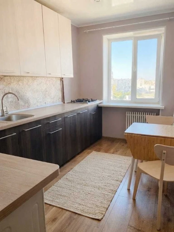 Продаж 4 кімнатної квартири 80 м2. Ремонт. Левада №22579