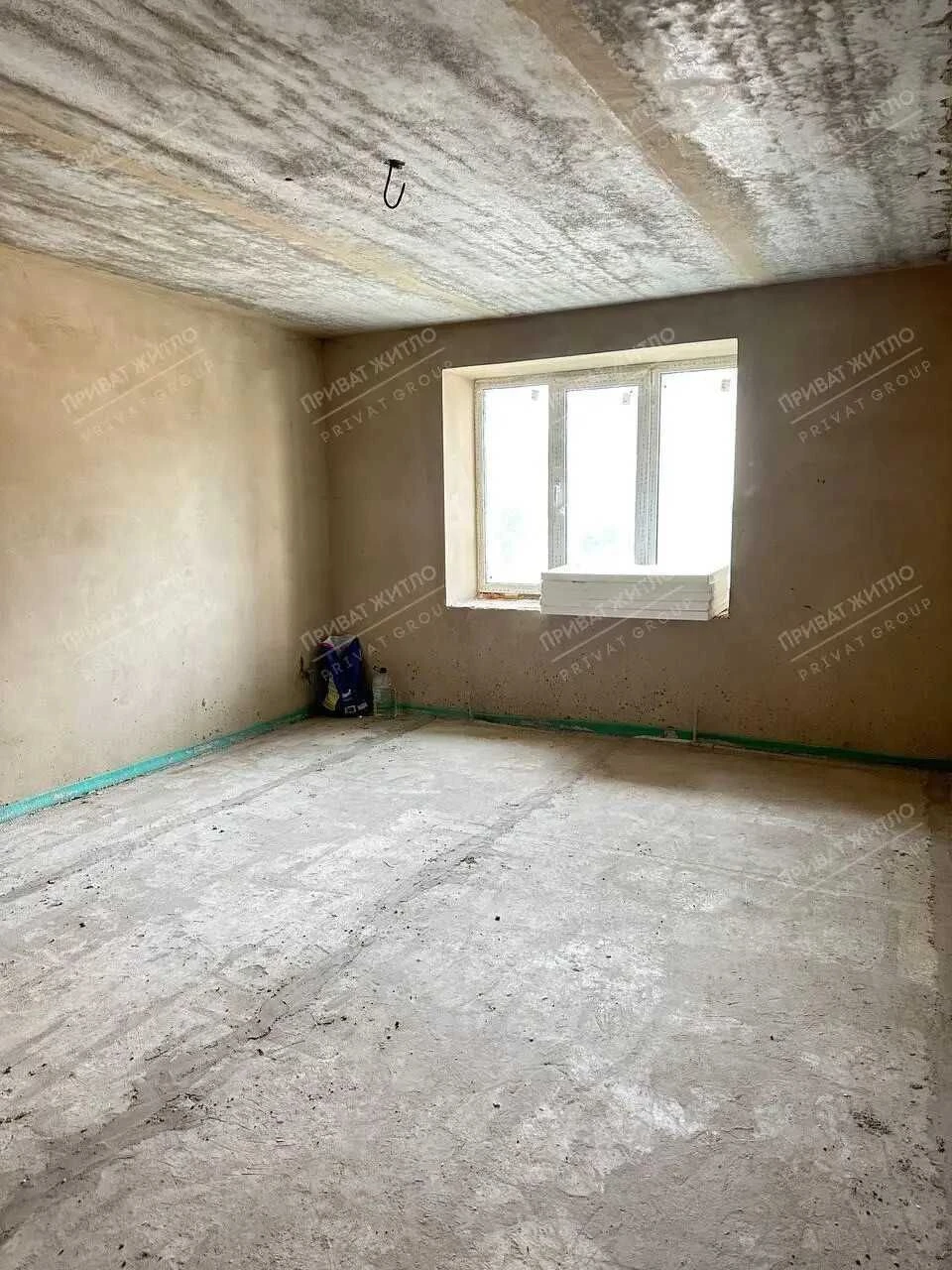 Однокімнатна квартира на Садах із власною коморою в подаруно