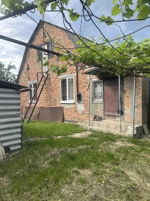 Добротний, цегляний будинок під Полтавою!