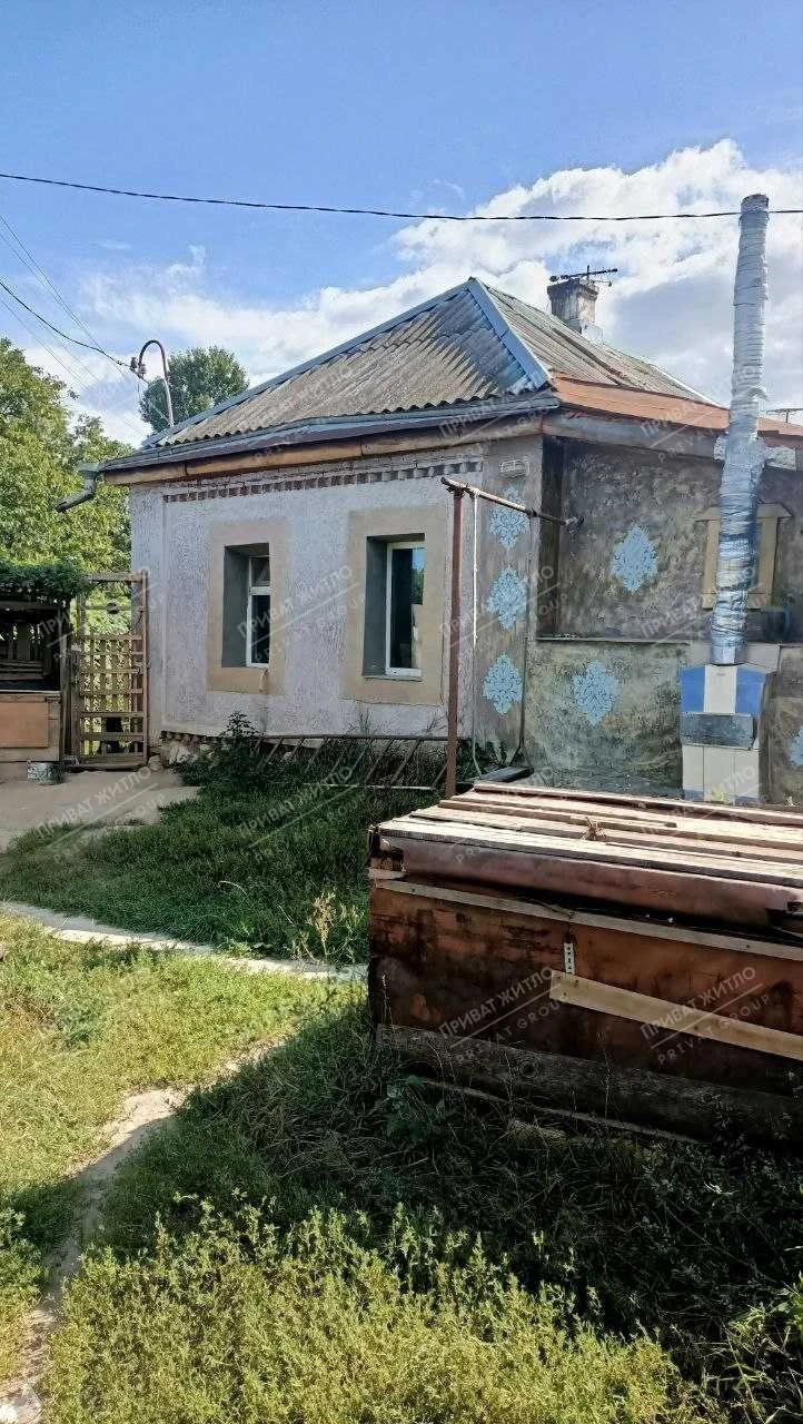 Окремий будинок зі зручностями у Вакуленцях