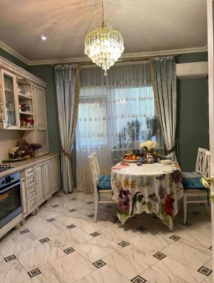 Продаж просторої 2к квартири з ремонтом , 78 кв.м.