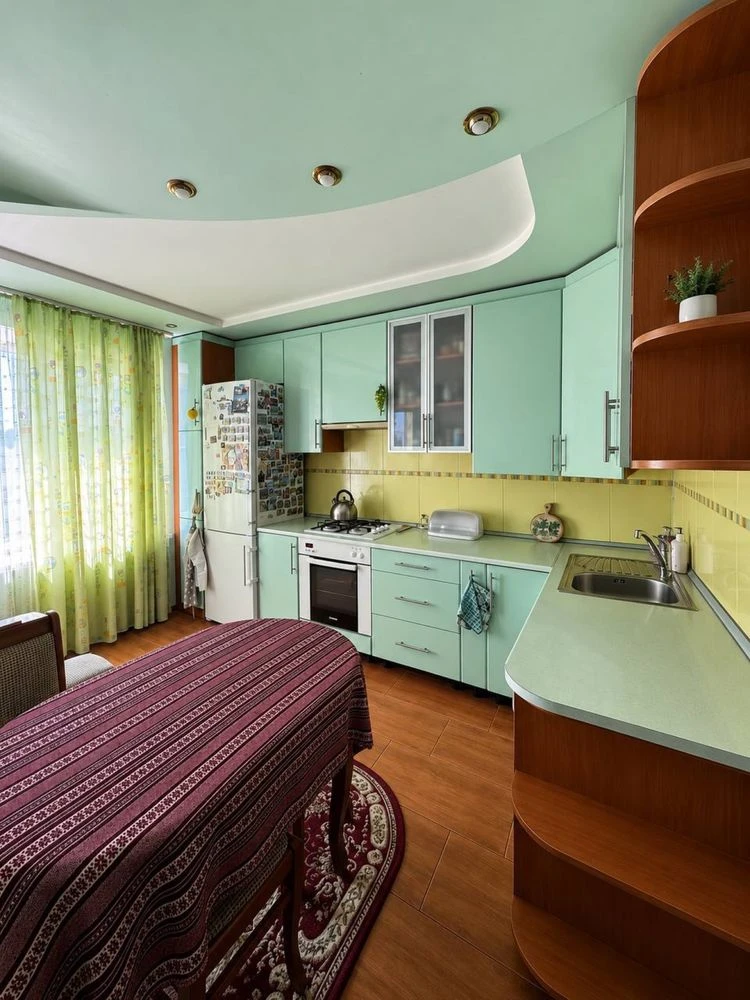 Продаж квартири,Ракове