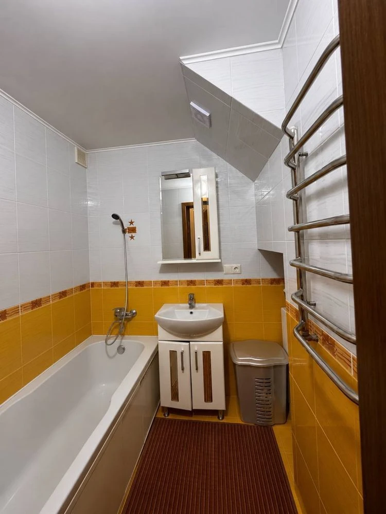 Продаж квартири,Ракове
