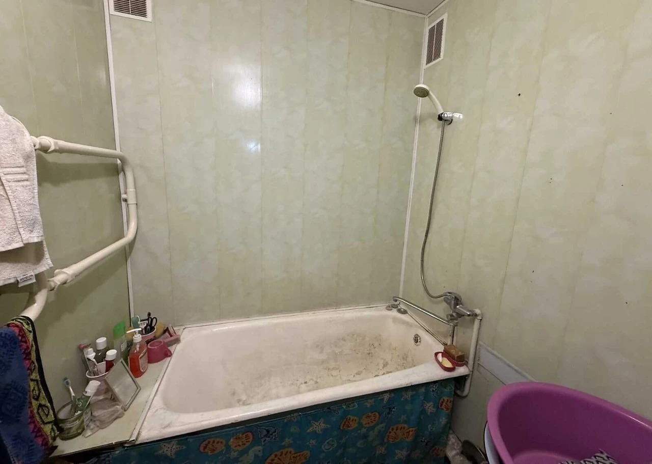 47489 Продаж 2к квартири в центрі , цегла , Камянецька