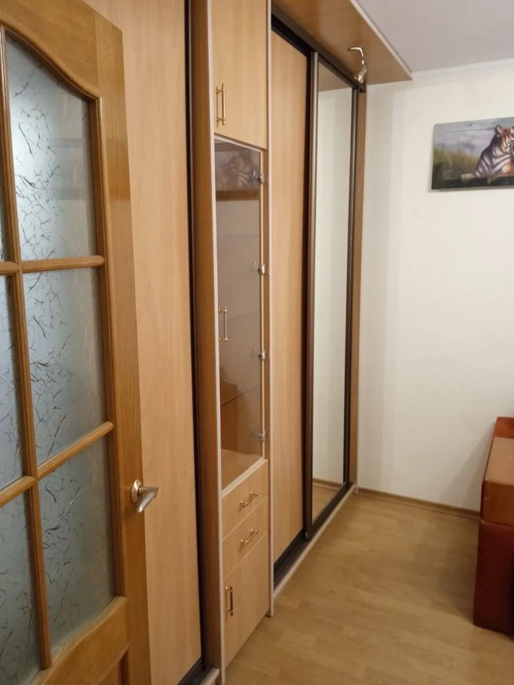 Продаж 1к квартири, ЦЕНТР, біля Плази, 2/5, цегла, внутрішня