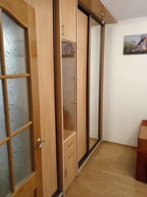 Продаж 1к квартири, ЦЕНТР, біля Плази, 2/5, цегла, внутрішня