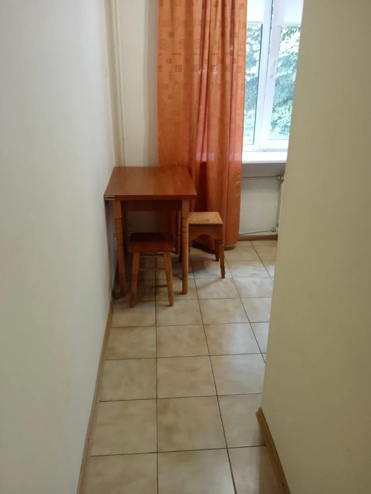 Продаж 1к квартири, ЦЕНТР, біля Плази, 2/5, цегла, внутрішня