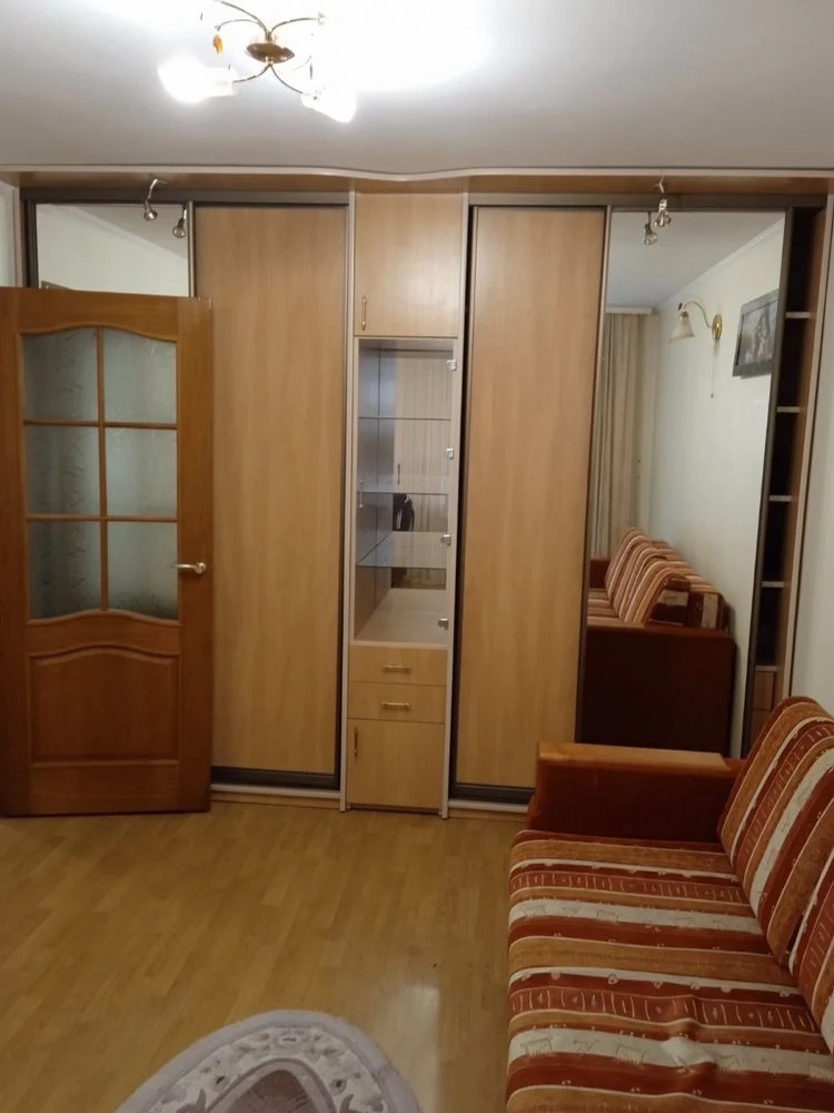 Продаж 1к квартири, ЦЕНТР, біля Плази, 2/5, цегла, внутрішня