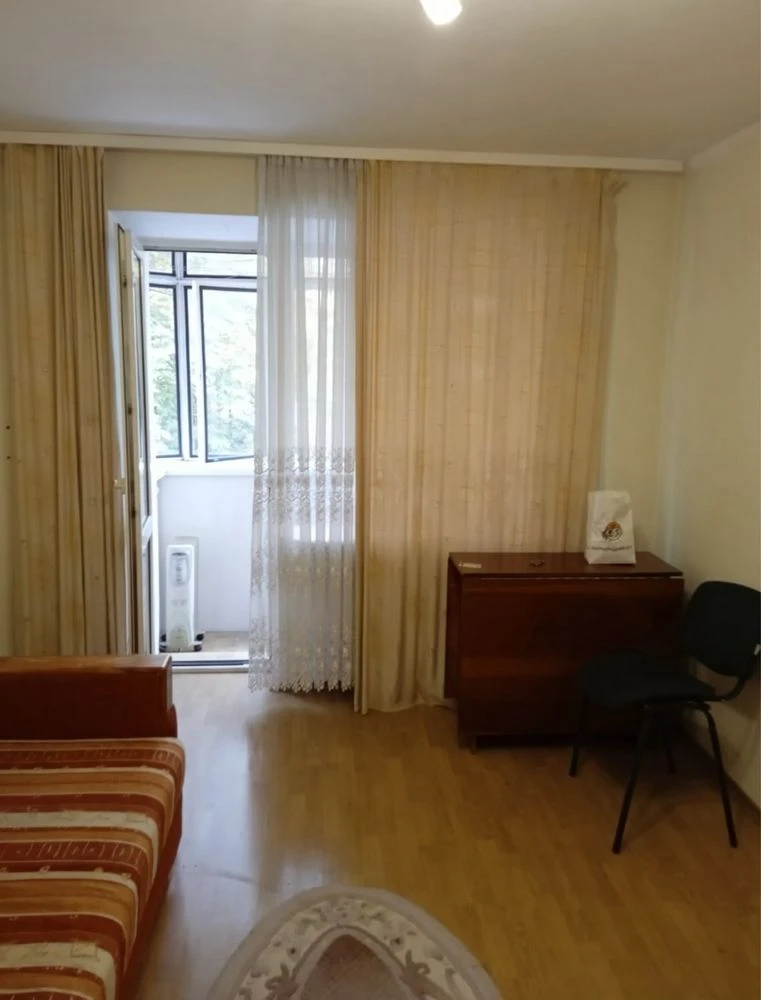 Продаж 1к квартири, ЦЕНТР, біля Плази, 2/5, цегла, внутрішня