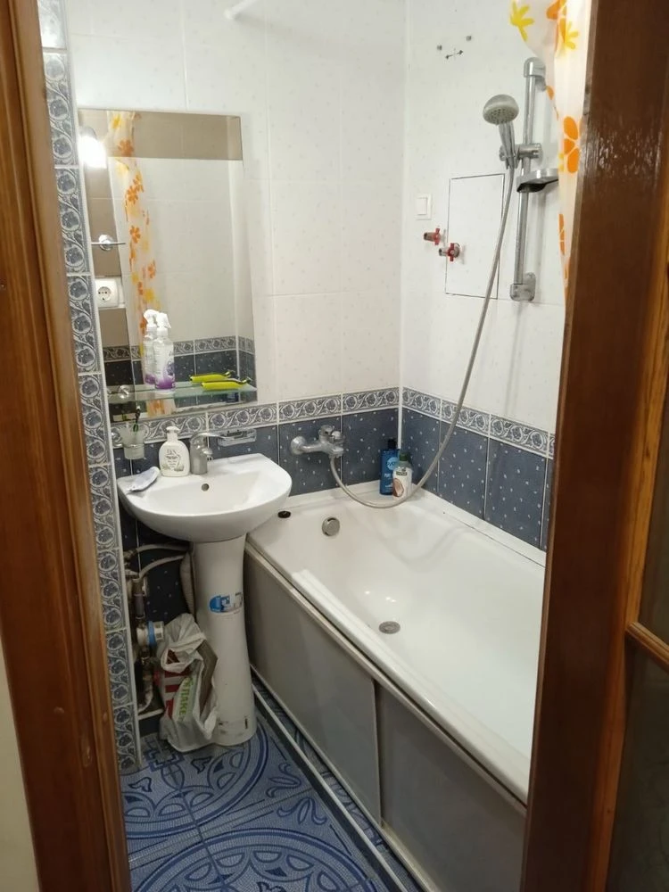 Продаж 1к квартири, ЦЕНТР, біля Плази, 2/5, цегла, внутрішня