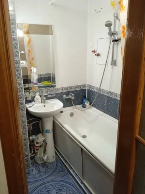 Продаж 1к квартири, ЦЕНТР, біля Плази, 2/5, цегла, внутрішня