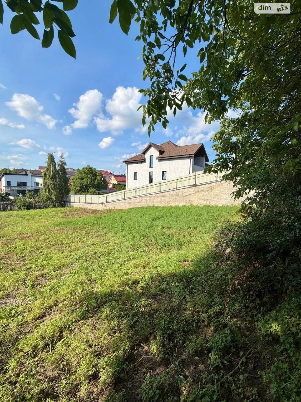 Продаж Ділянка під житлову забудову Виставка