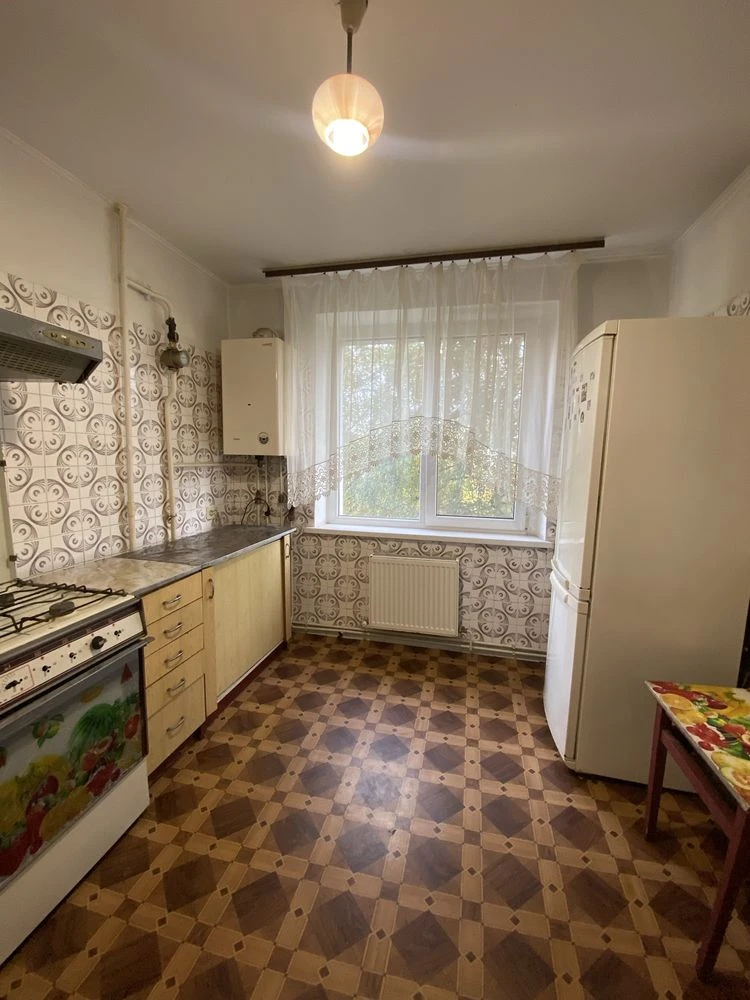 продається 2 кімнатна квартира з АО  Житомир р-н Польова