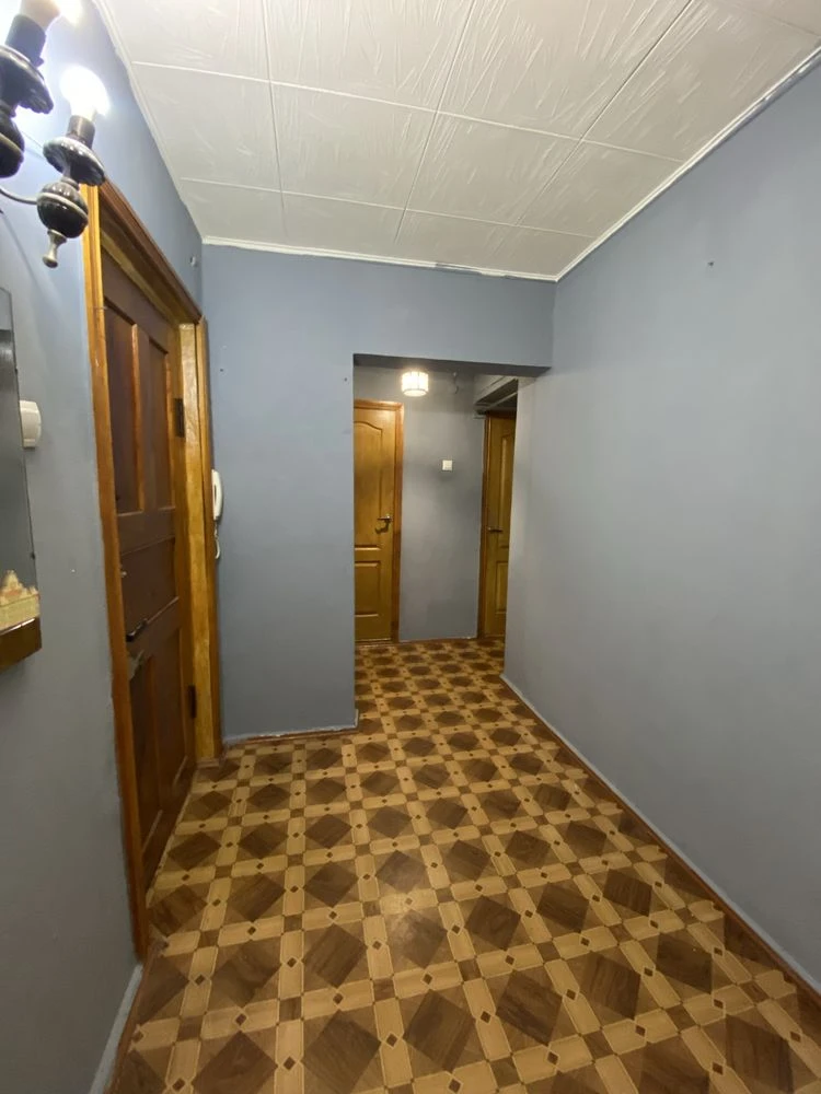 продається 2 кімнатна квартира з АО  Житомир р-н Польова