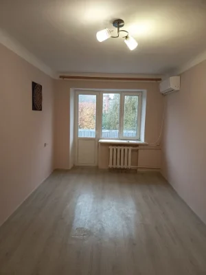 Квартира біля кінотеатру Україна