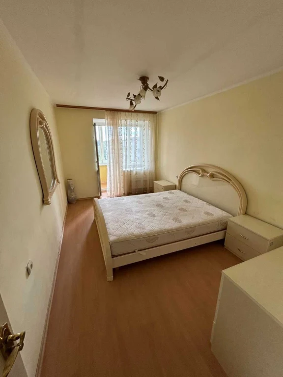 Продам 3-х кімнатну квартиру, проспект Миру