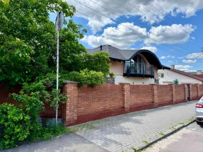 Будинок. Рівне, Карпінського вул.