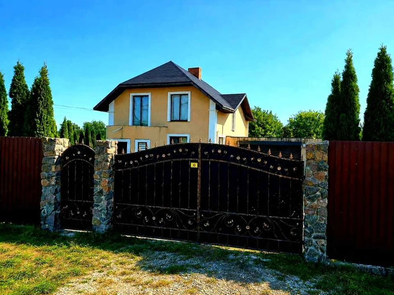Будинок. Рівне, Молодіжна вул.
