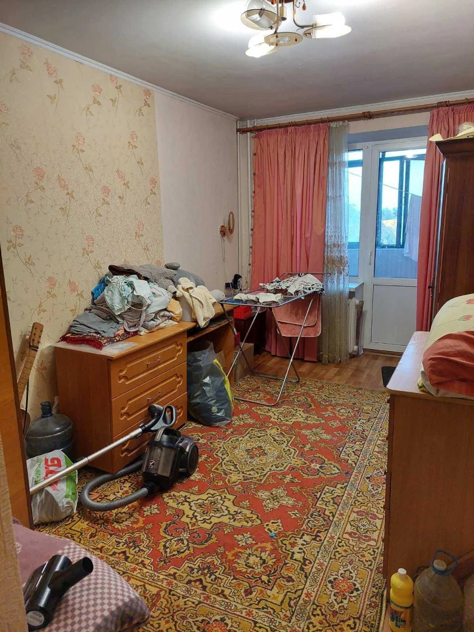 Продаю 4 ком квартиру " чешка", Р-н Баштанского рынка.