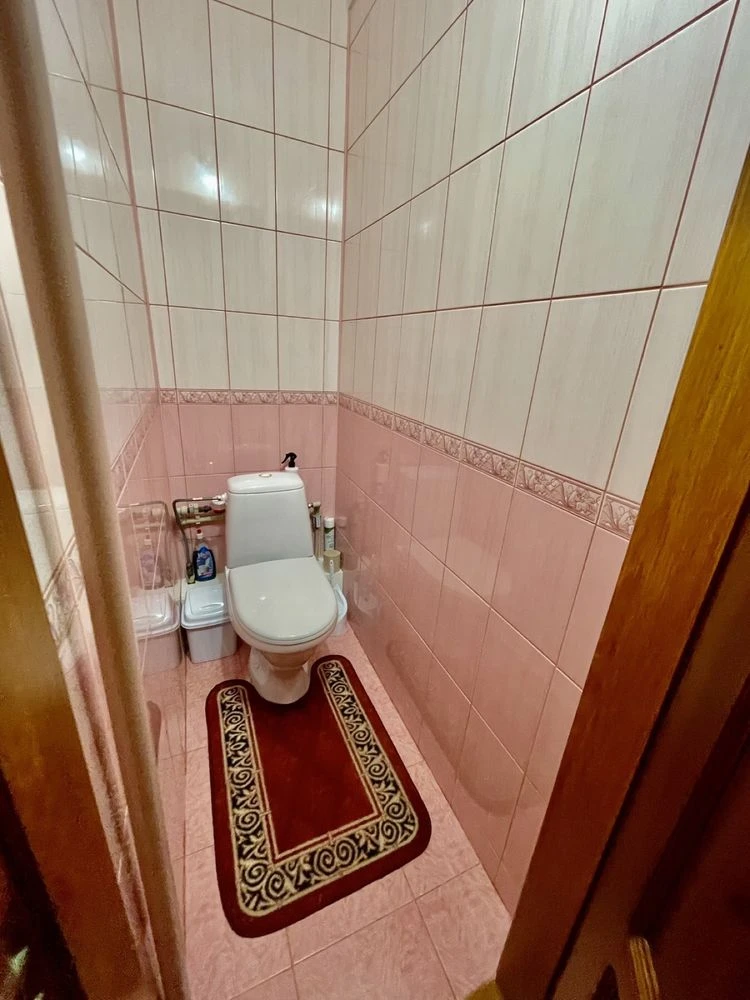 Продаю двокімнатну квартиру по проспекті Миру.
