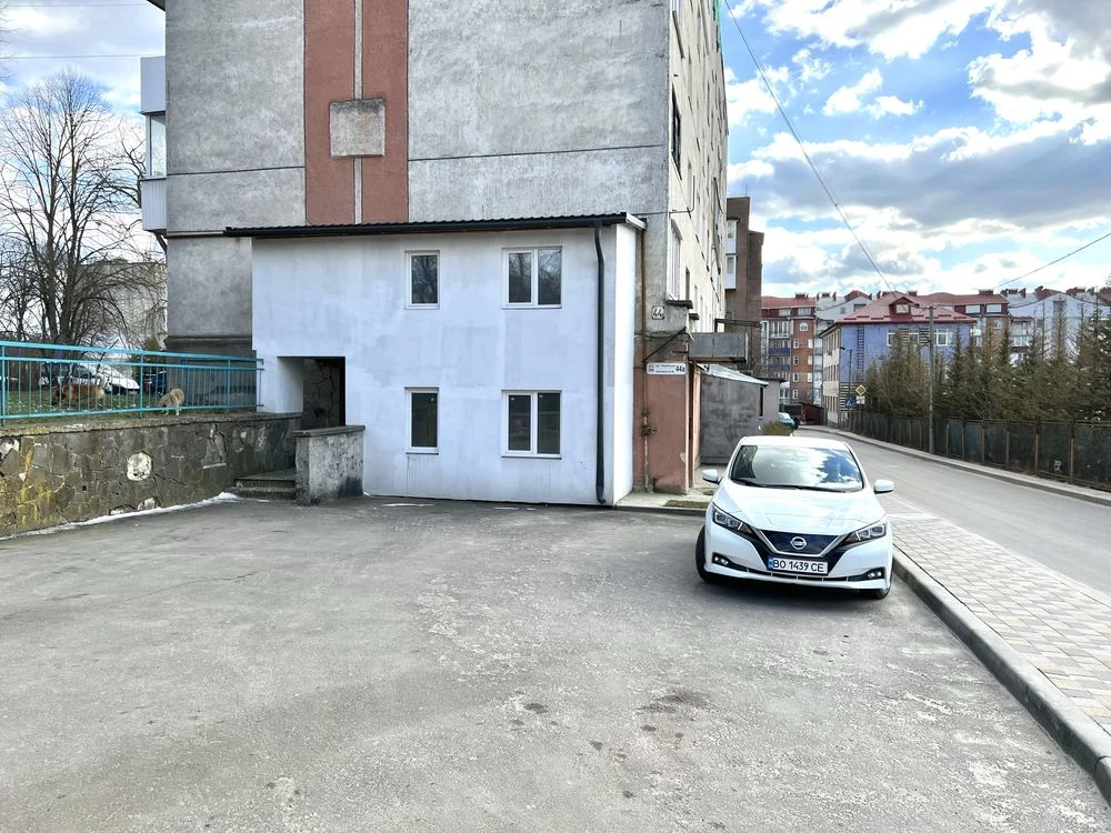 Продаж квартирина Чернівецькій