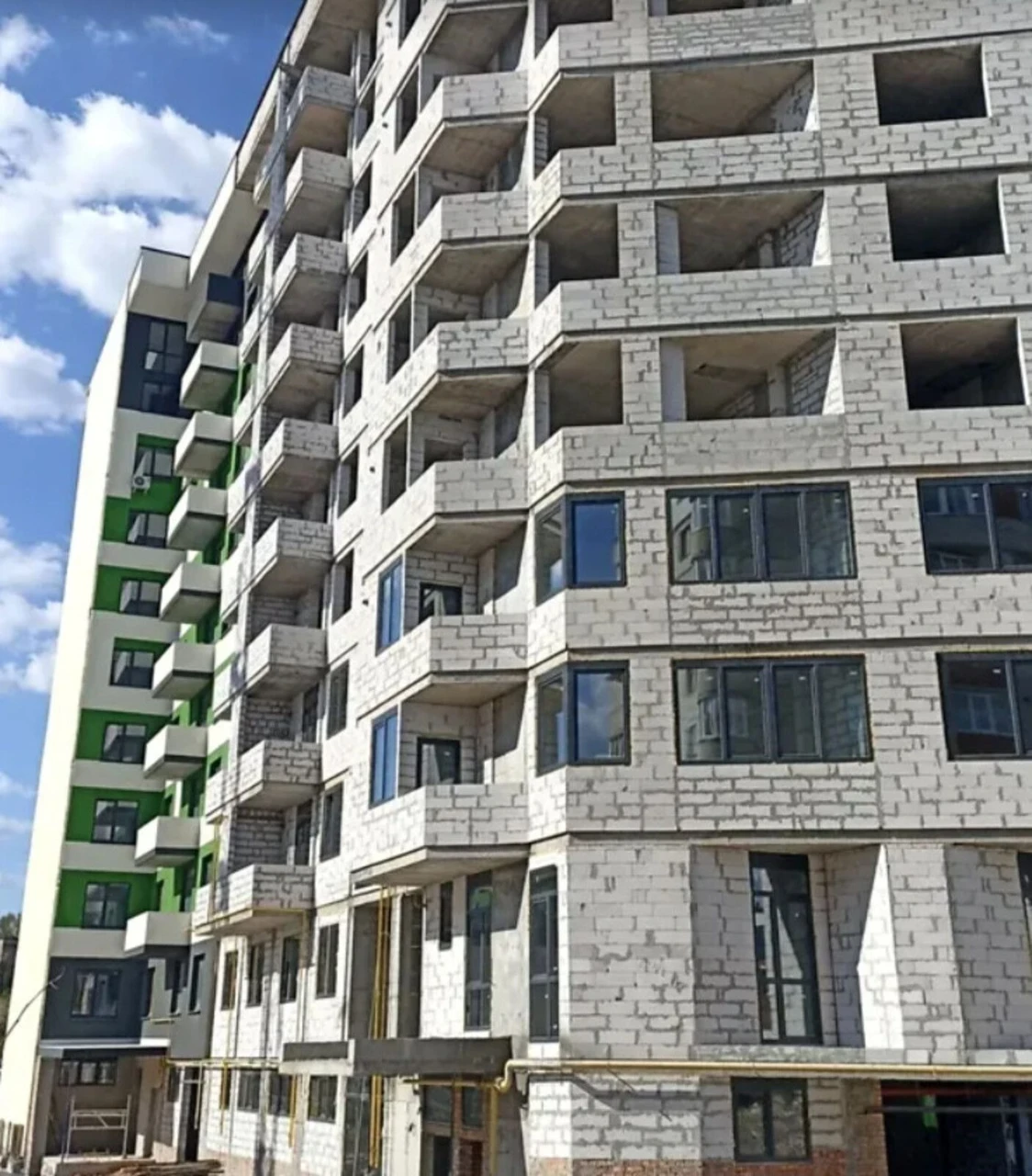 Продаж 1к квартири 44 кв. м на вул. Євгена Коновальця
