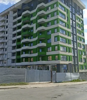 Продаж 1к квартири 44 кв. м на вул. Євгена Коновальця