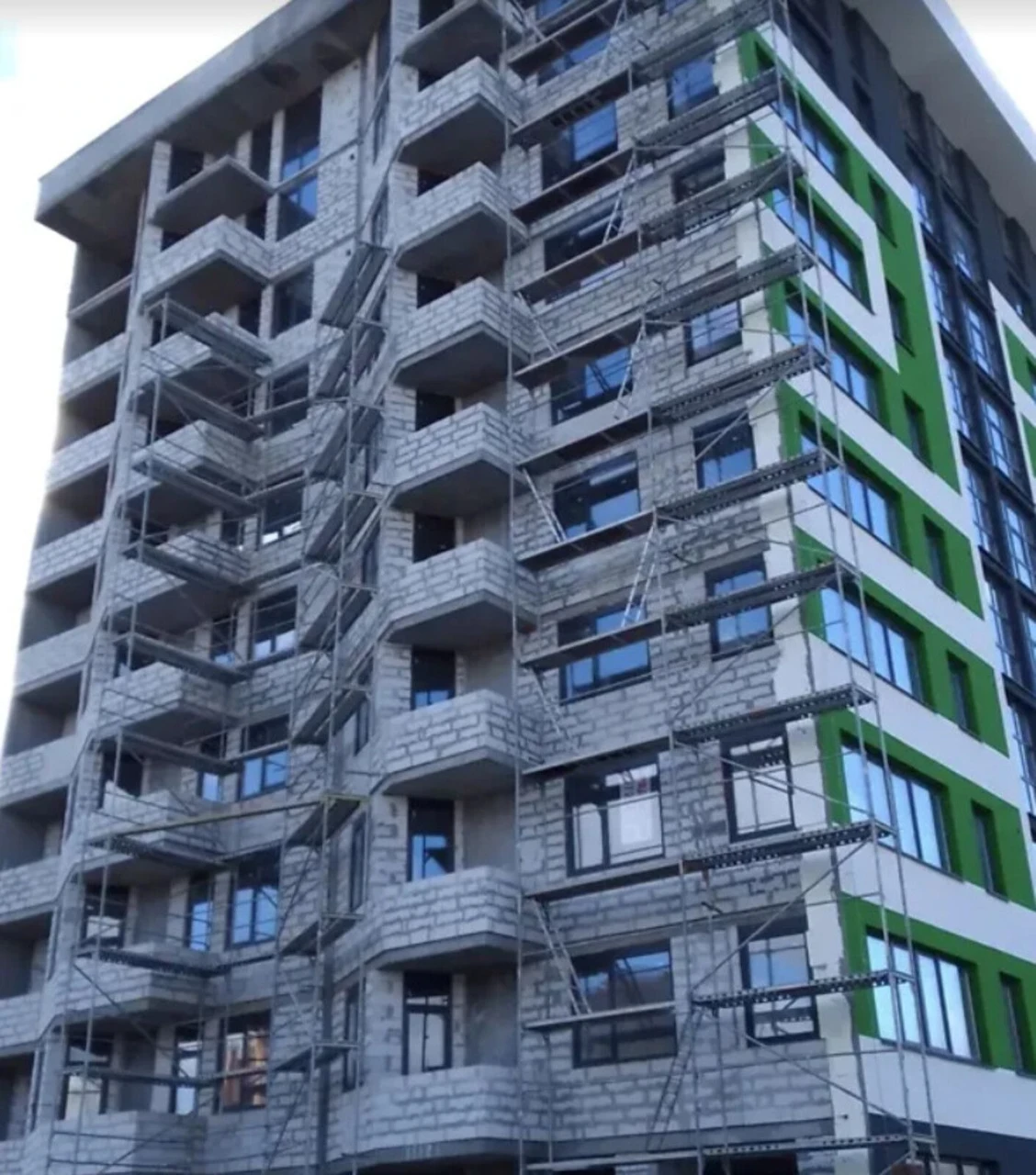 Продаж 1к квартири 44 кв. м на вул. Євгена Коновальця