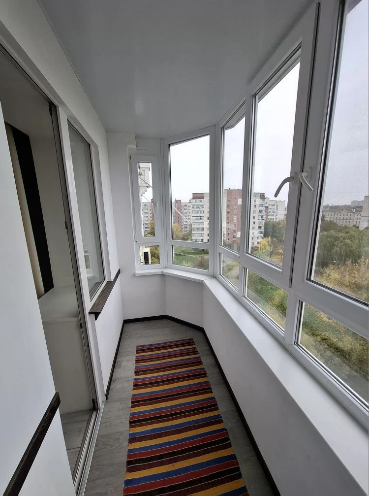 Продам 1 кімнатну квартиру пр-т Перемоги 119а