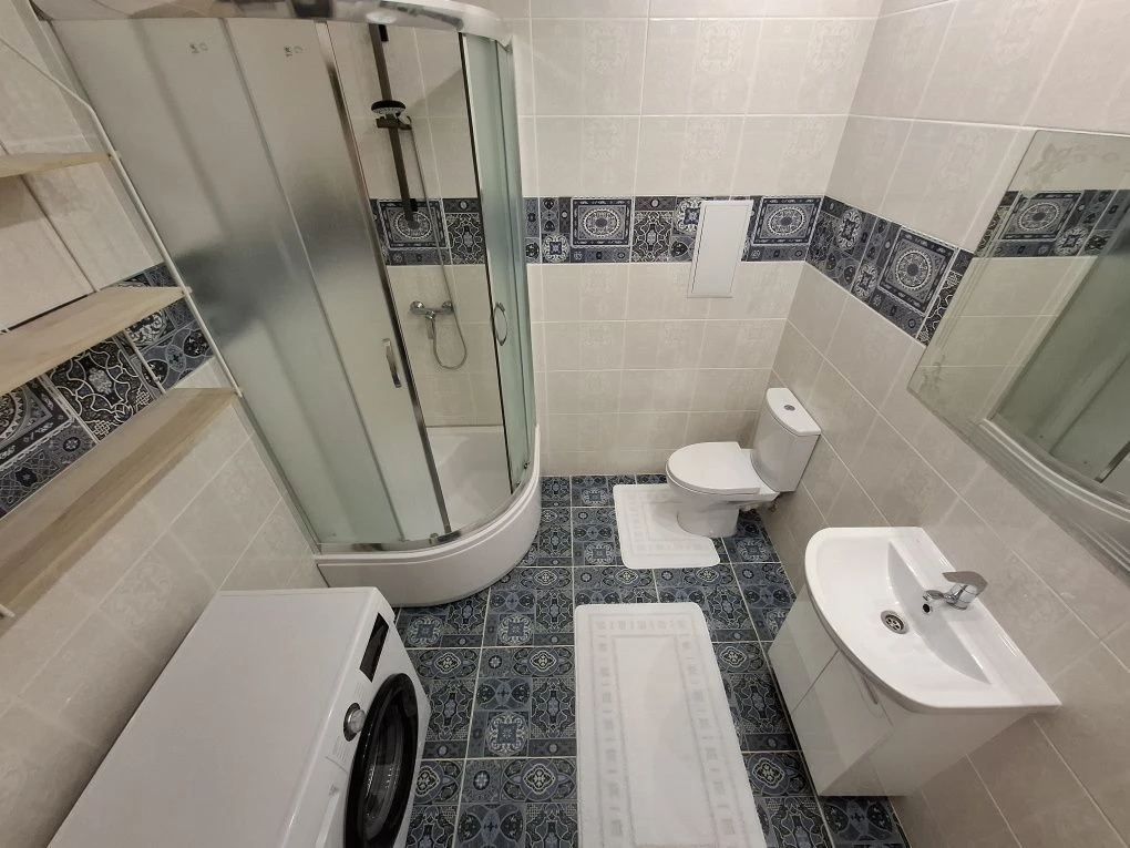 Продам 1 кімнатну квартиру пр-т Перемоги 119а