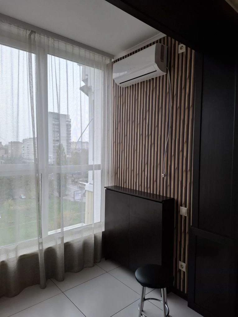 Продам 1 кімнатну квартиру пр-т Перемоги 119а