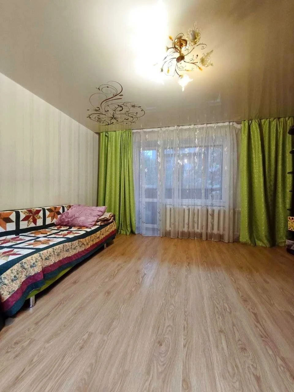 3-кімнатна квартира 75 м² з якісним ремонтом та двома балкон