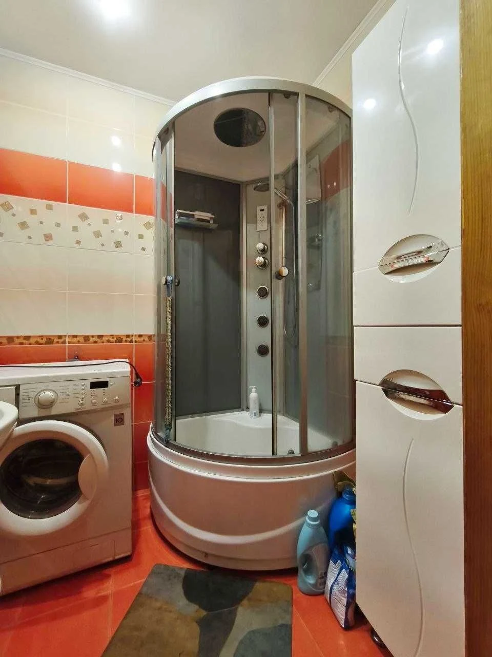 3-кімнатна квартира 75 м² з якісним ремонтом та двома балкон