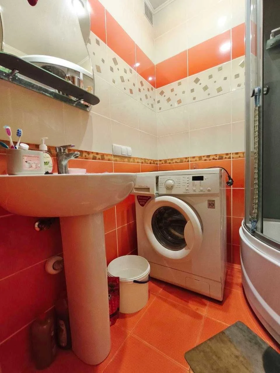 3-кімнатна квартира 75 м² з якісним ремонтом та двома балкон