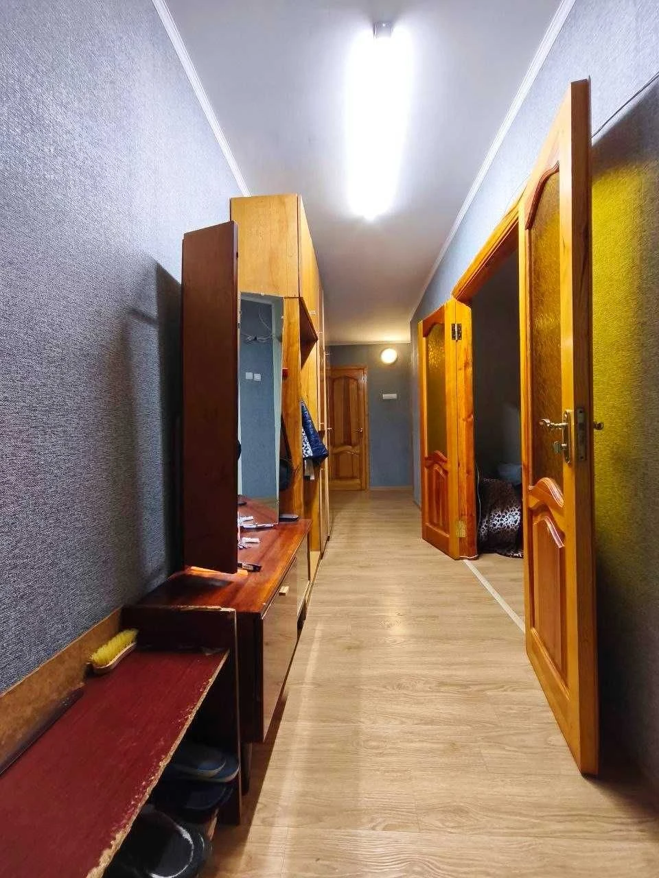 3-кімнатна квартира 75 м² з якісним ремонтом та двома балкон