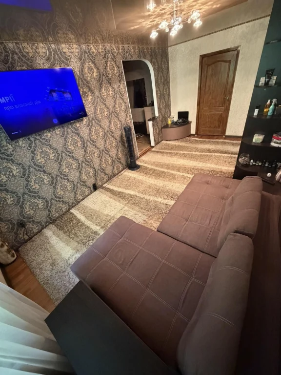Продаж 2 к квартири , 3поверх/5, меблі + техніка