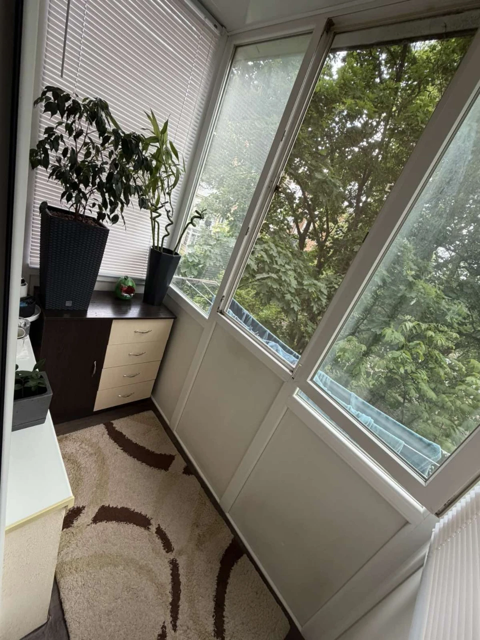 Продаж 2 к квартири , 3поверх/5, меблі + техніка