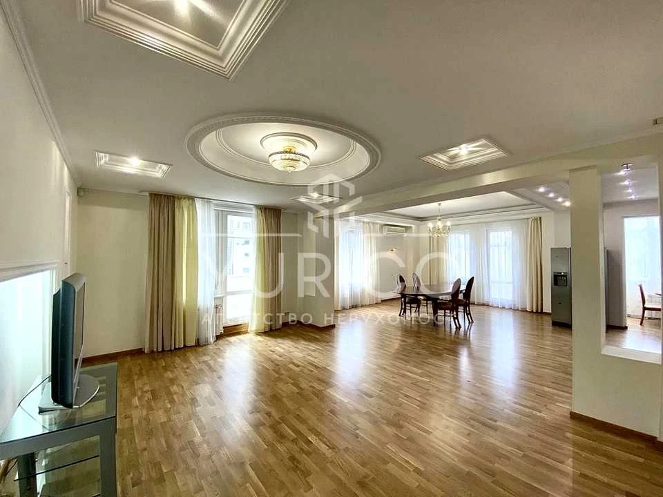 Квартира. Київ, Дмитрівська вул.