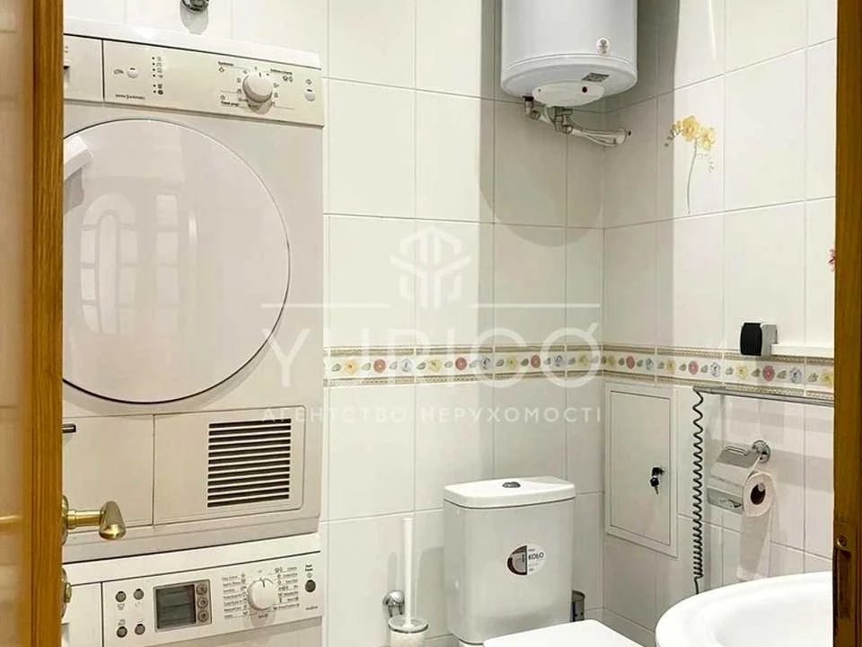 Квартира. Київ, Дмитрівська вул.