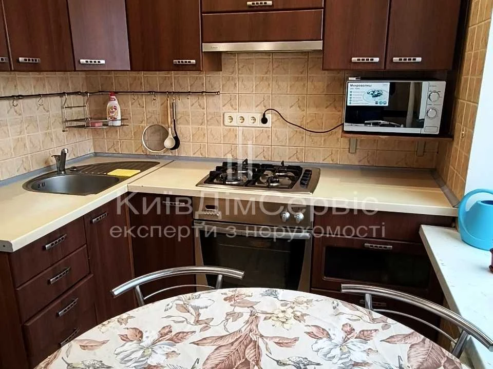 Квартира. Київ, Героїв Дніпра вул.