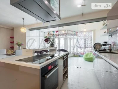 Sale of 3-room apartment 110 sq. m. on Volodymyr Ivasyuk Ave. 53