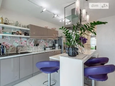 Sale of 3-room apartment 110 sq. m. on Volodymyr Ivasyuk Ave. 53