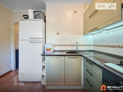 Sale of 3-room apartment 69.3 sq. m. on Gongadze Avenue, Georgiy 6 •