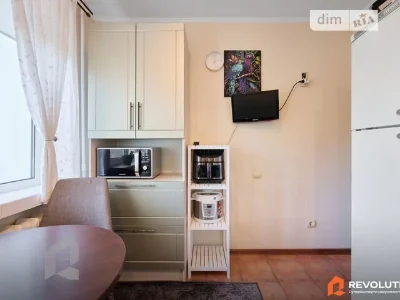 Sale of 3-room apartment 69.3 sq. m. on Gongadze Avenue, Georgiy 6 •