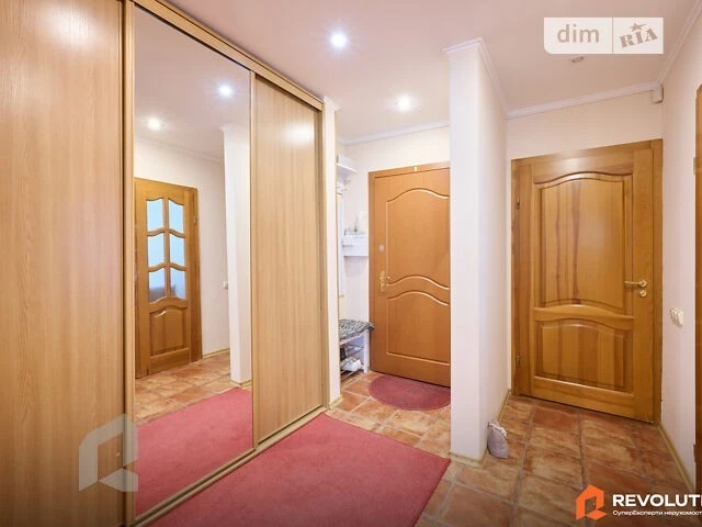Sale of 3-room apartment 69.3 sq. m. on Gongadze Avenue, Georgiy 6 •