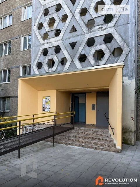 Sale of 3-room apartment 69.3 sq. m. on Gongadze Avenue, Georgiy 6 •