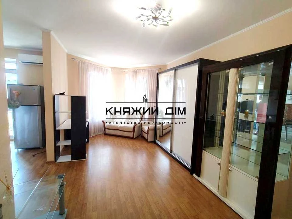 Квартира. Київ, Паньківська вул.