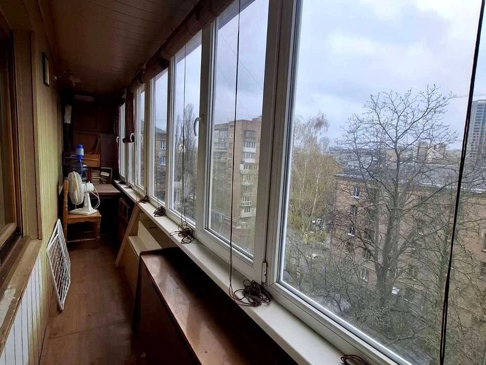 Квартира. Київ, Загорівська вул.