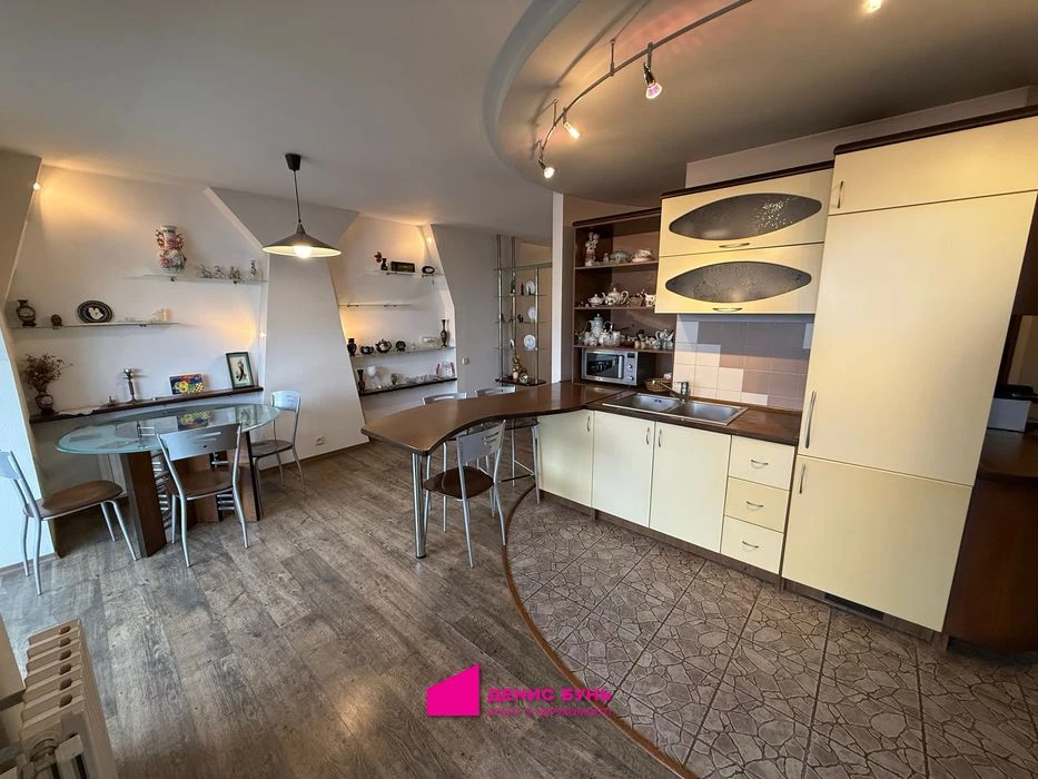 I will sell a 2-room apartment on Robocha Street, Narymskaya Street,